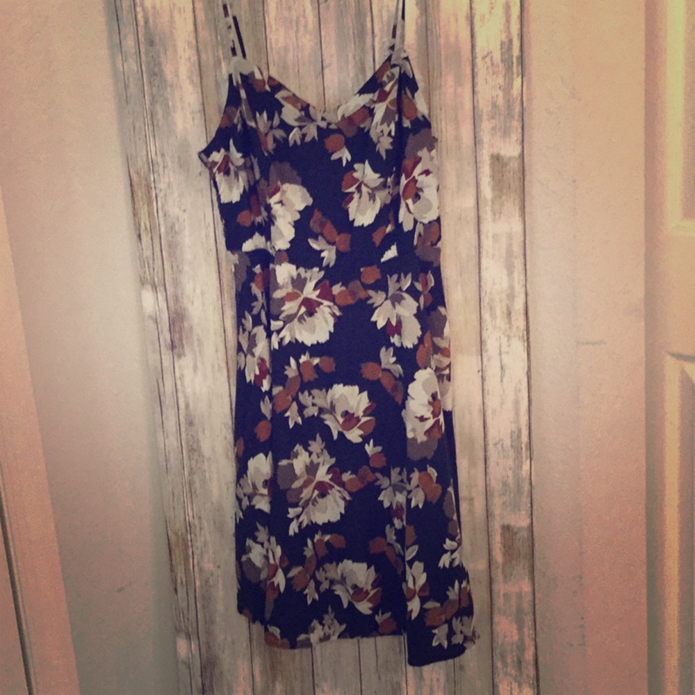 Old Navy: Floral dress/ Size M/ EUC